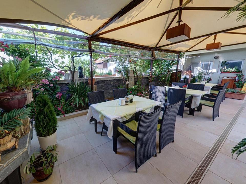 Family Hotel Gogov Sinemoretz Exterior foto